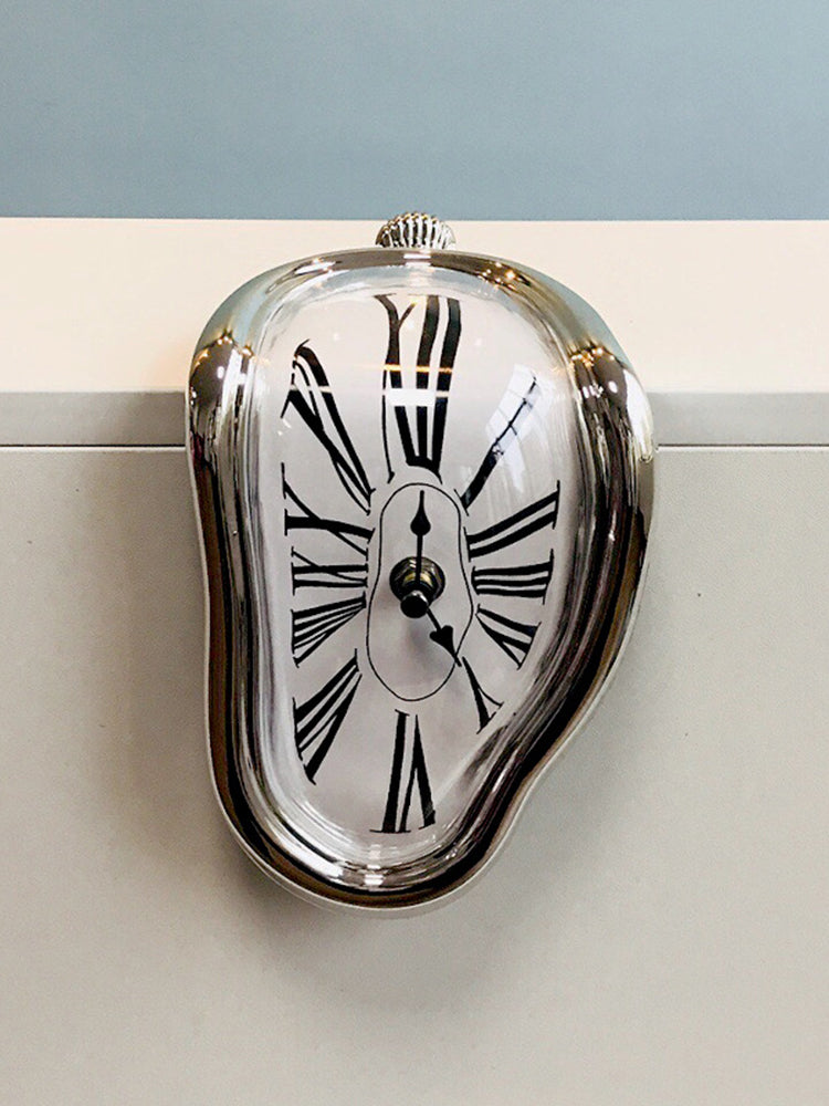 Orologio da Parete Minimalista Retro – Numeri Romani Twisted