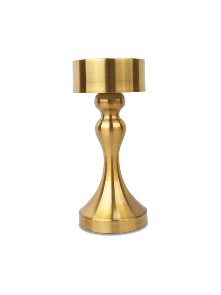 Alzatine Decorative in Metallo Dorato – Candelieri ed Espositore Luxury