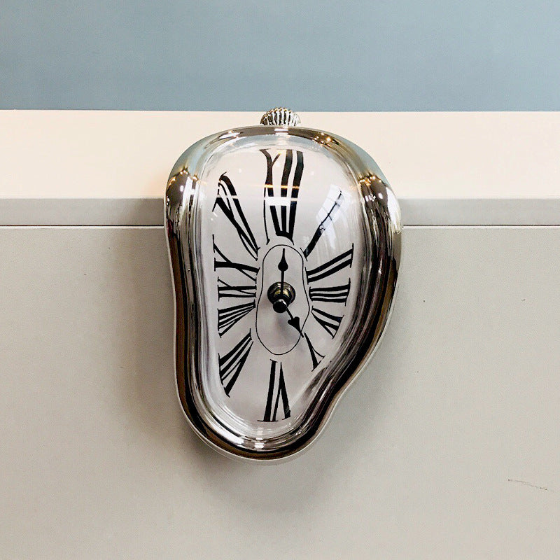 Orologio da Parete Minimalista Retro – Numeri Romani Twisted
