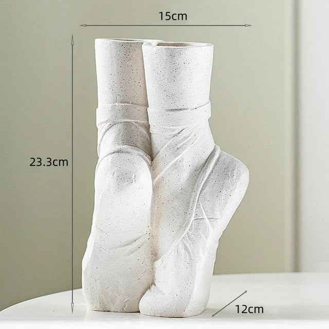 Vaso in Ceramica a Forma di Ballerina – Scultura Decorativa Fatta a Mano