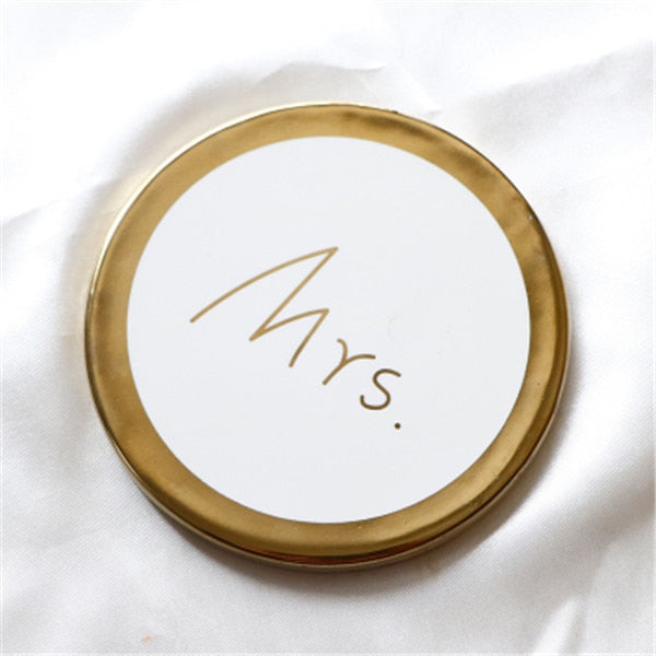 Sottobicchieri Mr. & Mrs. in Ceramica con Bordo Dorato – Regalo Coppia